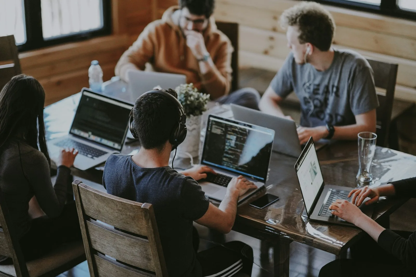 Colleagues sharing ideas in an office